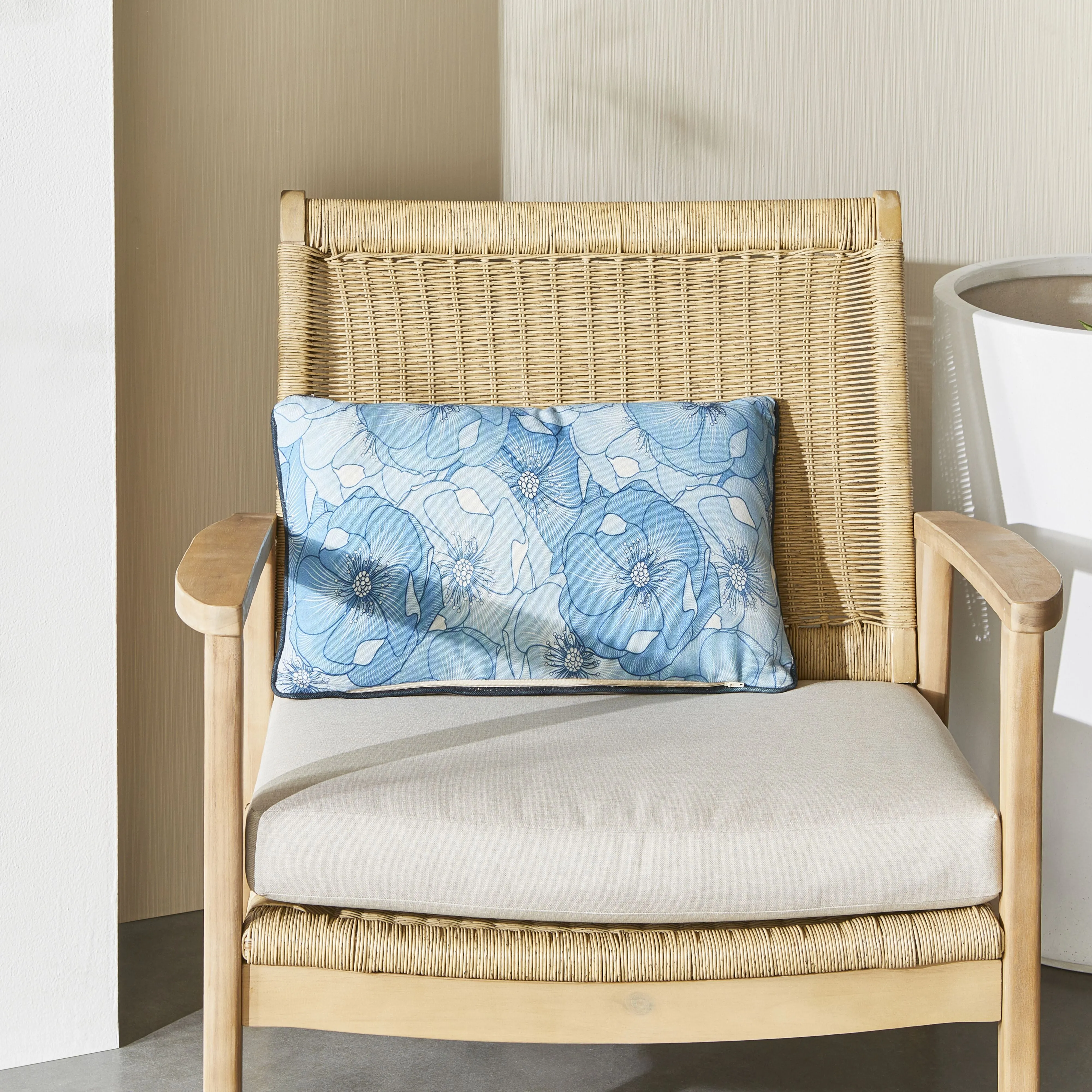 Aruba Outdoor Indoor Bugs Cushion 50x30cm