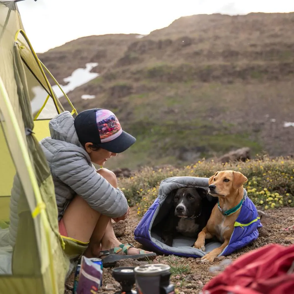 Ruffwear Highlands Lightweight Sleeping Bag Dog Bed